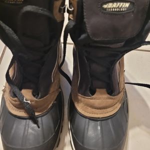 Baffin boots size 9